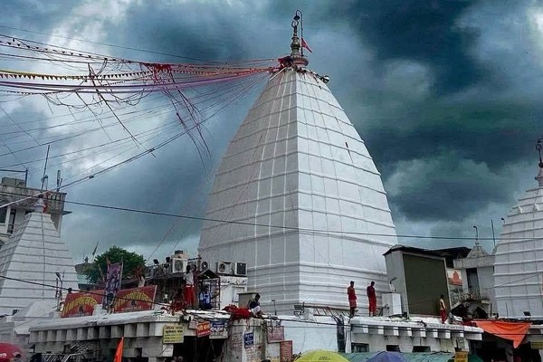 उषाकाल में बाबा बैद्यनाथ मंदिर का विहंगम दृश्य