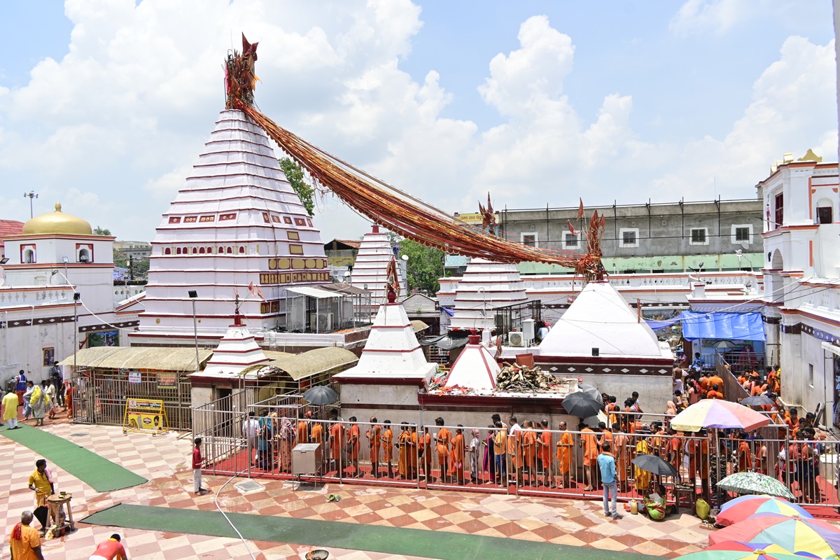मुख्य मंदिर शिखर एवं पावन गठबंधन सूत्र