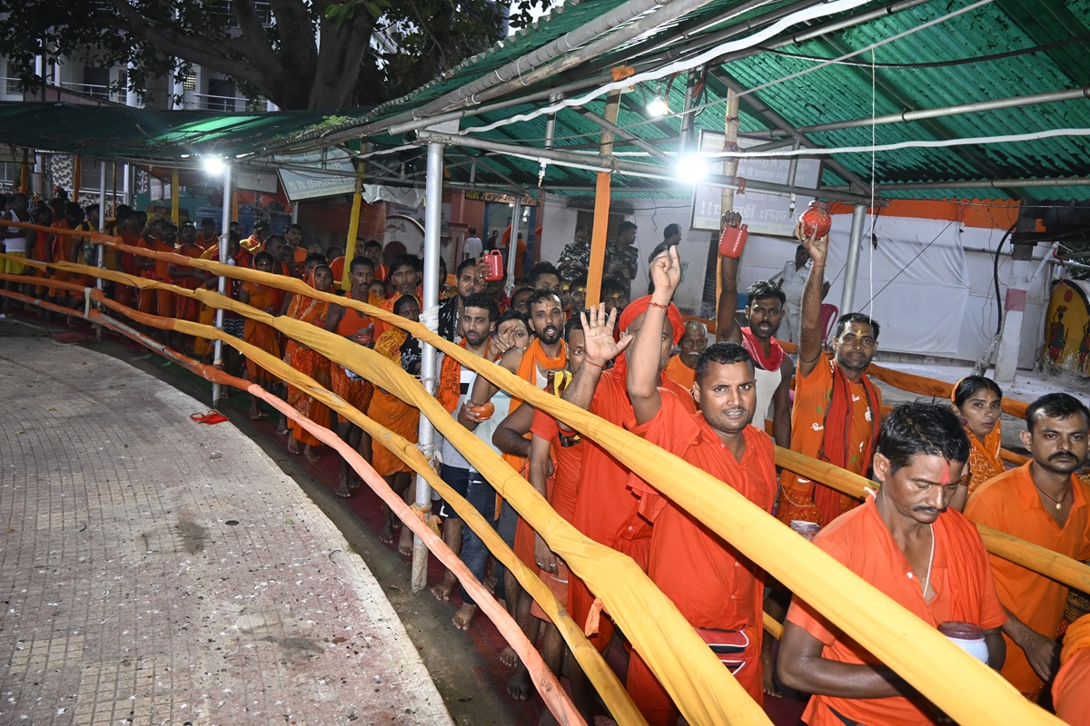 कांवरिया कतार परिसर एवं जलार्पण मार्ग