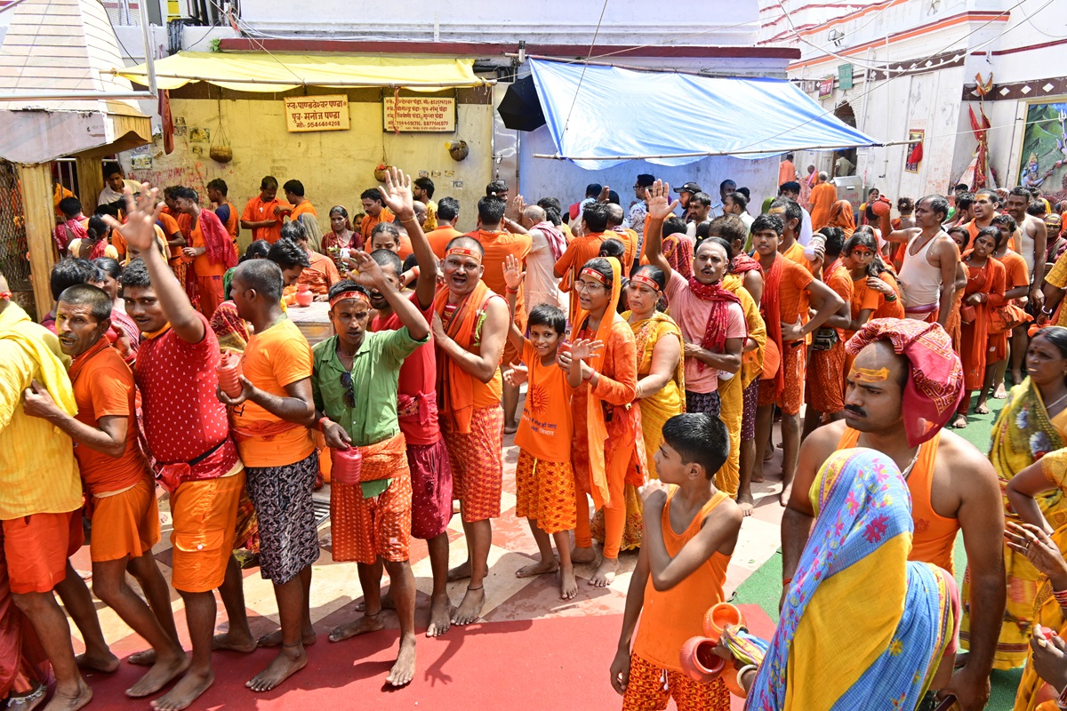 गर्भगृह की ओर अग्रसर तीर्थ पथ